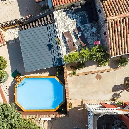 בית נופש Casa Dvi Mendule ברטוניגלה