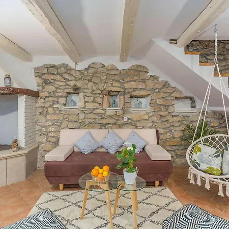 Casa Dvi Mendule בית נופש ברטוניגלה