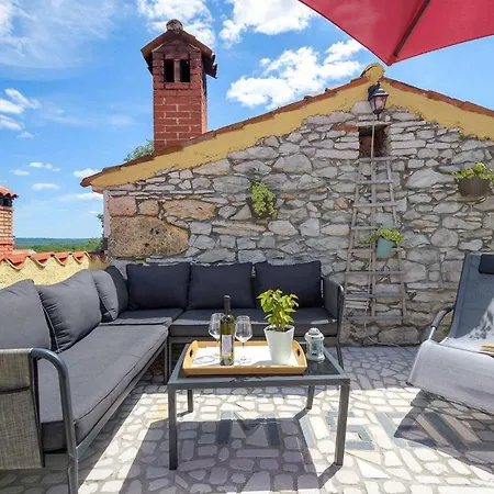 Casa Dvi Mendule * 布罗托尼贾